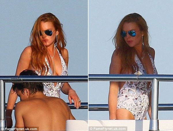 Lindsay Lohan ( )  - ,  /  - 47