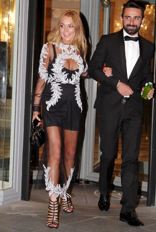 Lindsay Lohan ( )  - ,  /  - 90