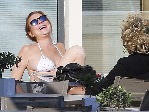 Lindsay Lohan ( )  - ,  /  - 100