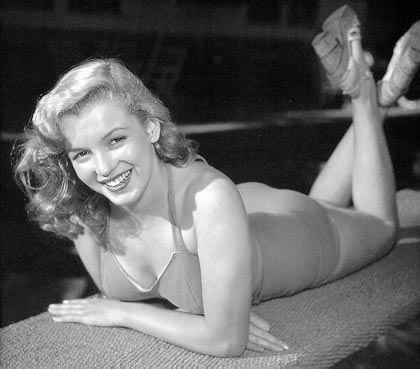 Marilyn Monroe Photo (  )  , ,  /  - 28