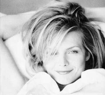 Michelle Pfeiffer Photo (  )   /  - 23