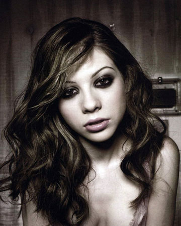 Michelle Trachtenberg Photo (  )   /  - 10