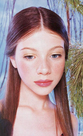 Michelle Trachtenberg Photo (  )   /  - 12