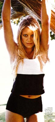 Peta Wilson Photo (  )   /  - 7