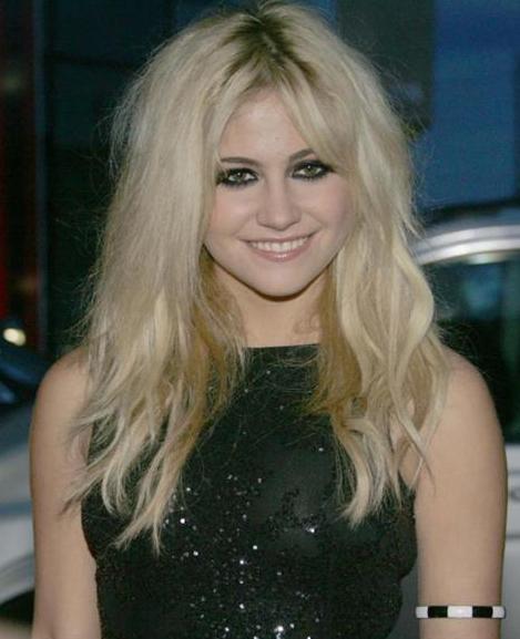 Pixie Lott Photo (  )   /  - 31