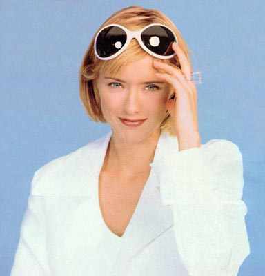 Tea Leoni Photo (  )   /  - 14