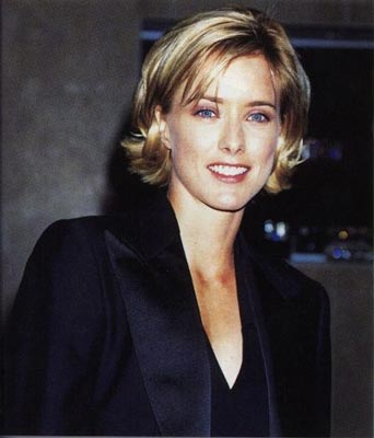 Tea Leoni Photo (  )   /  - 21