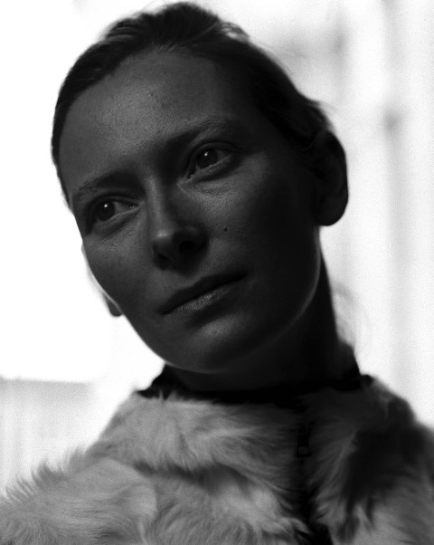 Tilda Swinton Photo (  )    /  - 27