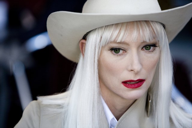 Tilda Swinton Photo (  )    /  - 30