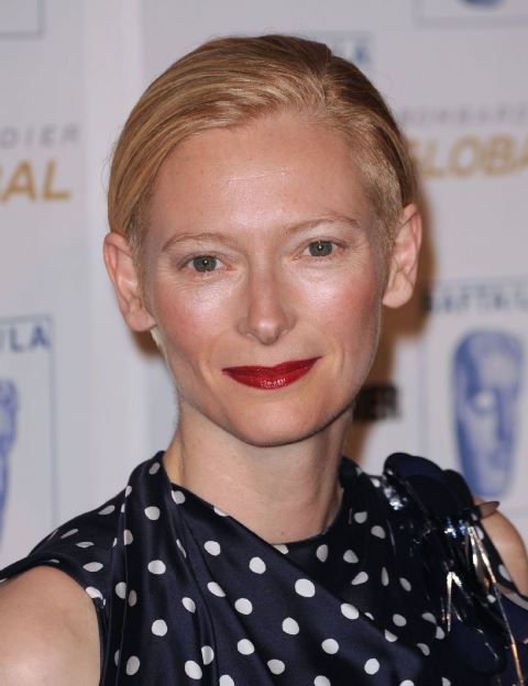 Tilda Swinton Photo (  )    /  - 32