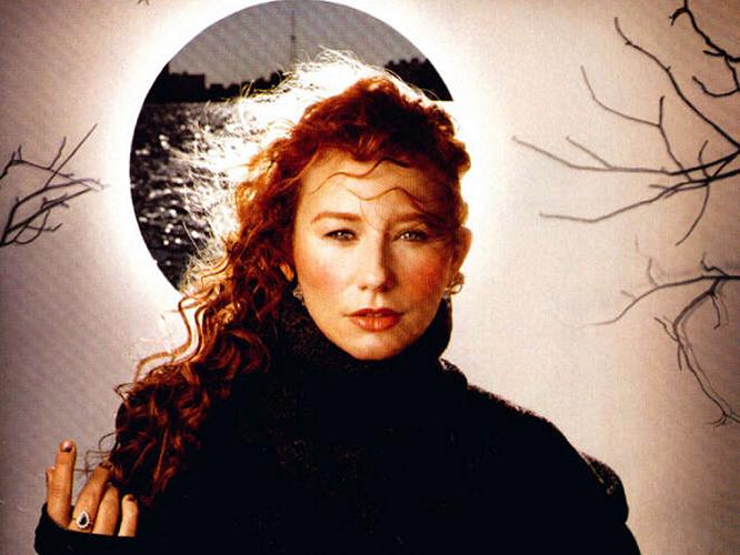 Tori Amos Photo (  )   /  - 9