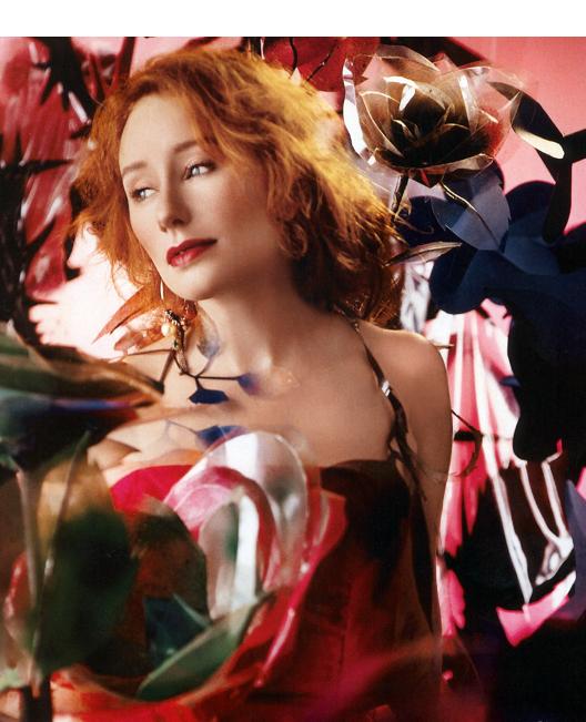 Tori Amos Photo (  )   /  - 34