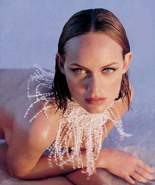 Amber Valletta ( ) /  - 3