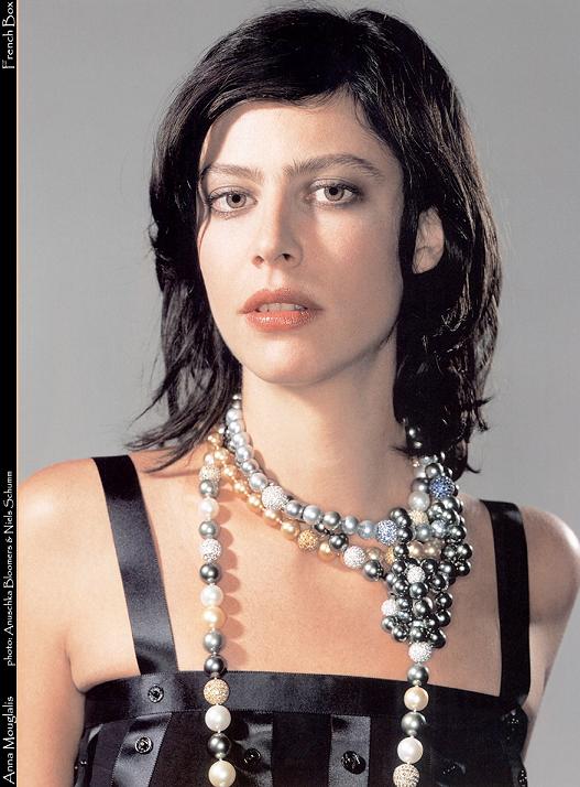 Anna Mouglalis ( ) /  - 8