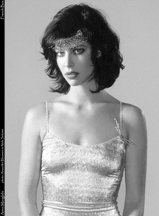 Anna Mouglalis ( ) /  - 11