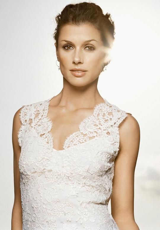 Bridget Moynahan ( ) /  - 26