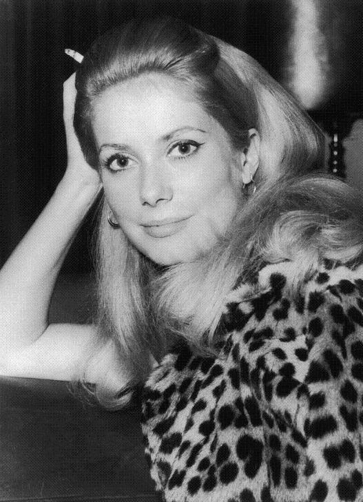 Catherine Deneuve ( ) /  - 7