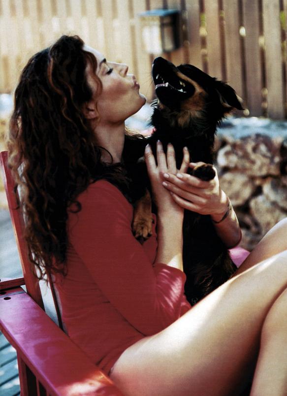 Carre Otis ( )