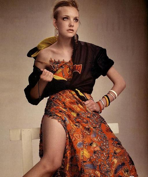 Caroline Trentini Photo (  )   /  - 11