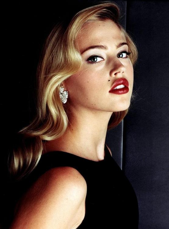 Estella Warren ( ) /  - 10