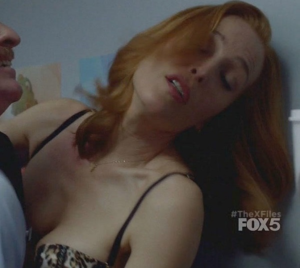 Gillian Anderson ( ) /  - 4