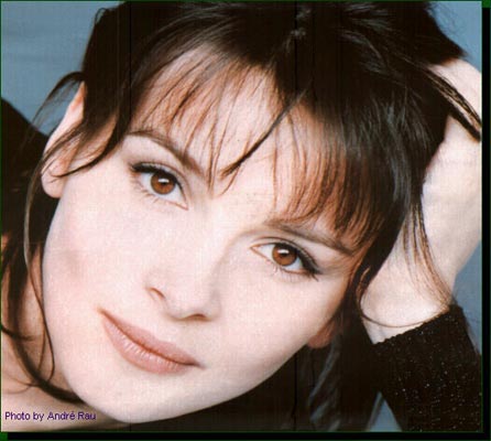 Juliette Binoche ( ) /  - 17