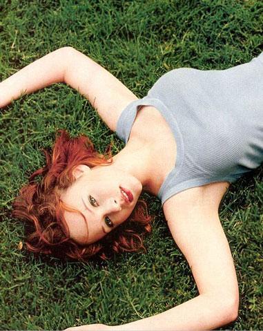 Thora Birch ( )