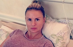 Анна Семенович попала в больницу с пневмонией