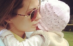 Виктория Боня опубликовала в личном блоге фотографию малышки