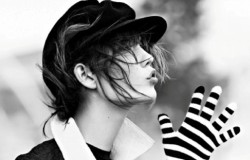 Карли Клосс для Vogue France